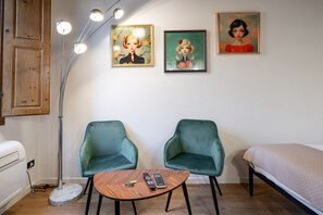 Bügeleisen/Bügelbrett, WLAN, Bettwäsche