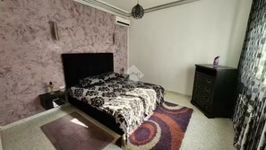 3 多间卧室、熨斗/熨衣板、免费 WiFi、床单