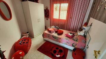 3 sovrum, strykjärn/strykbräda, gratis wi-fi och sängkläder