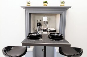 아파트, 마당 전망 | 전용 주방 | 대용량 냉장고, 전자레인지, 오븐, 쿡탑