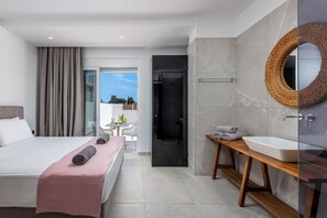 3 chambres, fer et planche à repasser, Wi-Fi gratuit, draps fournis