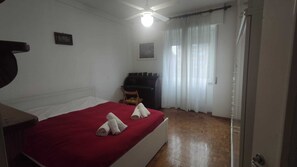 3 室のベッドルーム、アイロン / アイロン台、WiFi、ベッドシーツ