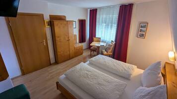 Traditional-Doppelzimmer, eigenes Bad | Kostenloses WLAN