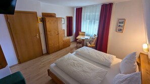 Traditional-Doppelzimmer, eigenes Bad | Kostenloses WLAN
