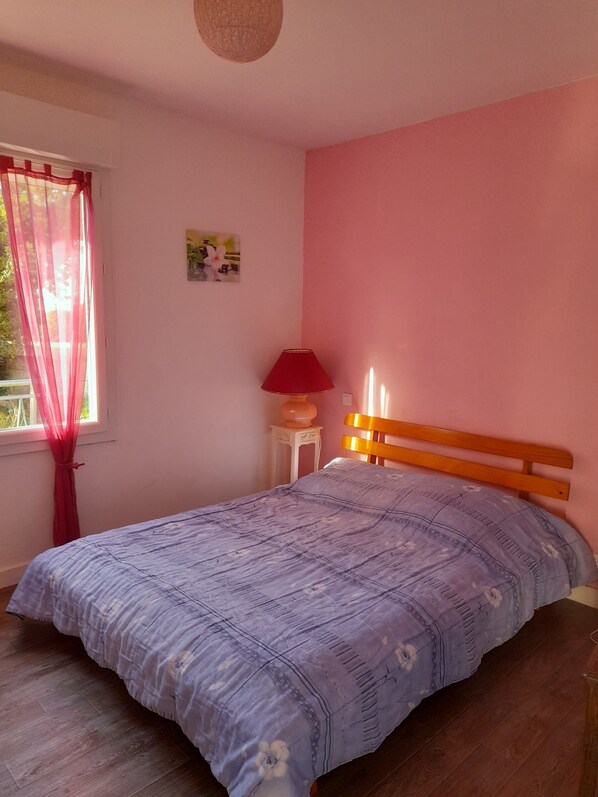 4 chambres, fer et planche à repasser, Wi-Fi