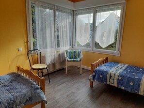 4 chambres, fer et planche à repasser, Wi-Fi