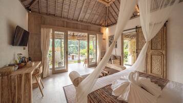 Chambre, 1 chambre, vue vallée (Suite Pool Villa) | Draps en coton égyptien, literie de qualité supérieure, minibar