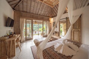 One Bedroom Suite Pool Villa with Valley View | Egyptian cotton sheets, premium bedding, minibar, in-room safe - Legong Sebatu Villa (Sebatu)