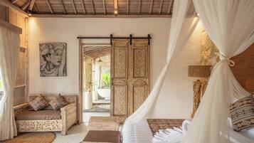 Chambre, 1 chambre, vue sur la vallée (Suite Pool Villa) | Draps en coton égyptien, literie de qualité, minibar, coffre-fort