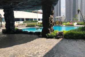 Unclassified image, 5 of 25, button - Aveline Suites City River View, Acqua Private Residences Near Rockwell Makati, Manila Philippines (Mandaluyong)