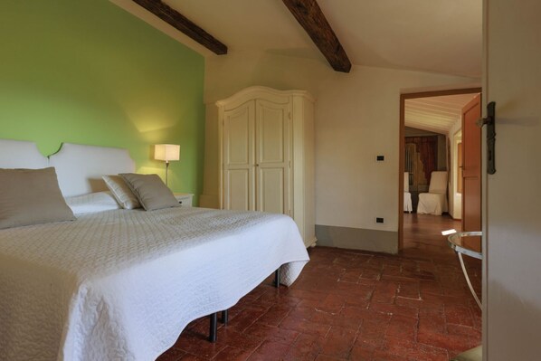 3 bedrooms, iron/ironing board, WiFi