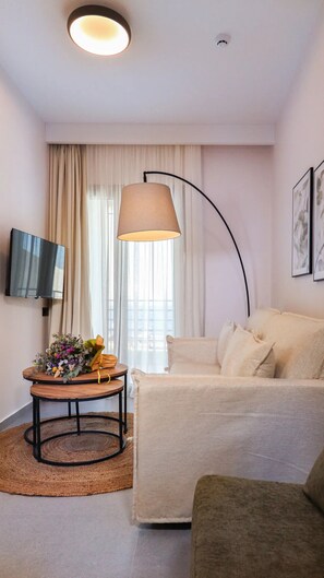 Junior Suite - Sea View | Living area