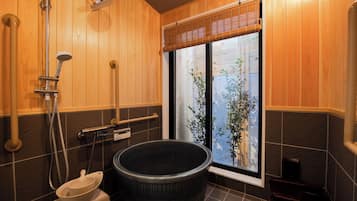 House, Non Smoking | Bathroom | Hair dryer, slippers, bidet, towels