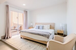 1 Schlafzimmer, laptopgeeigneter Arbeitsplatz, Bügeleisen/Bügelbrett