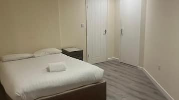 双人房 | 办公桌、笔记本电脑工作区、免费 WiFi