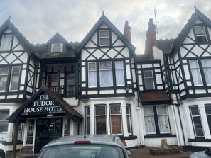 Exterior - Tudor House Hotel (Nottingham)