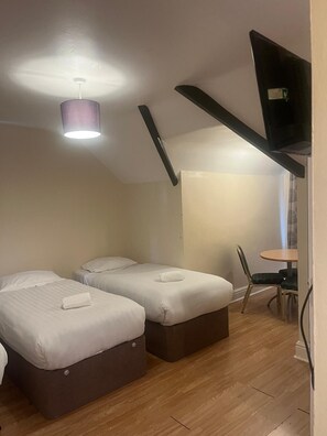 Bureau, espace de travail pour ordinateur portable