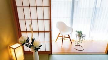 Iron/ironing board, cots/infant beds