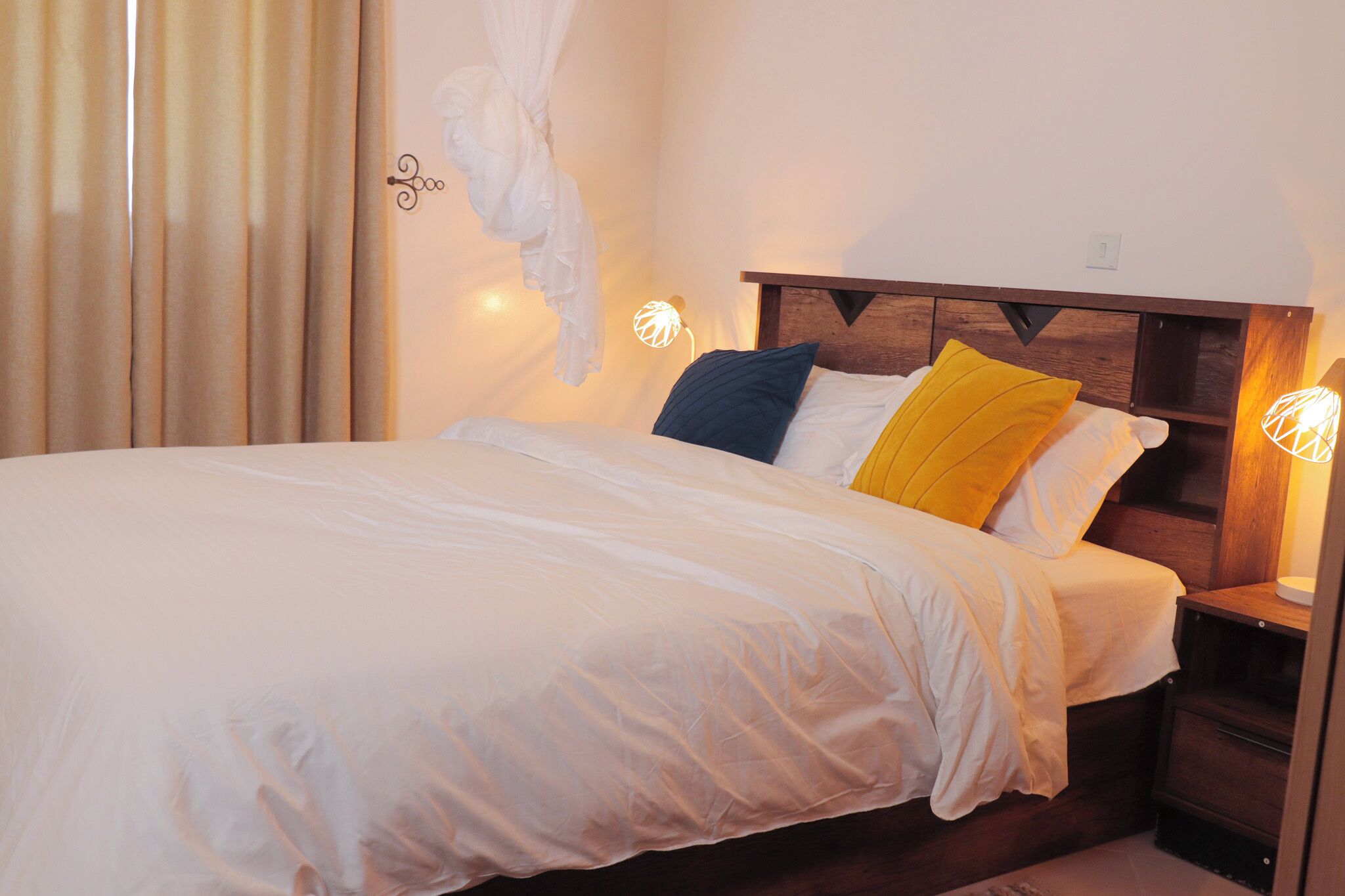 4 bedrooms, in-room safe, iron/ironing board, WiFi