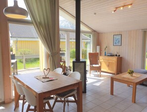 House | Dining - Ferienhaus mit Sauna im Ferienpark Mirow (Mirow)