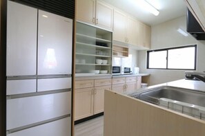 Microwave - ELLE Namba Villa (Osaka)