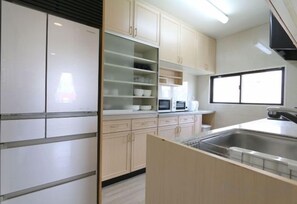 Private kitchen - ELLE Namba Villa (Osaka)