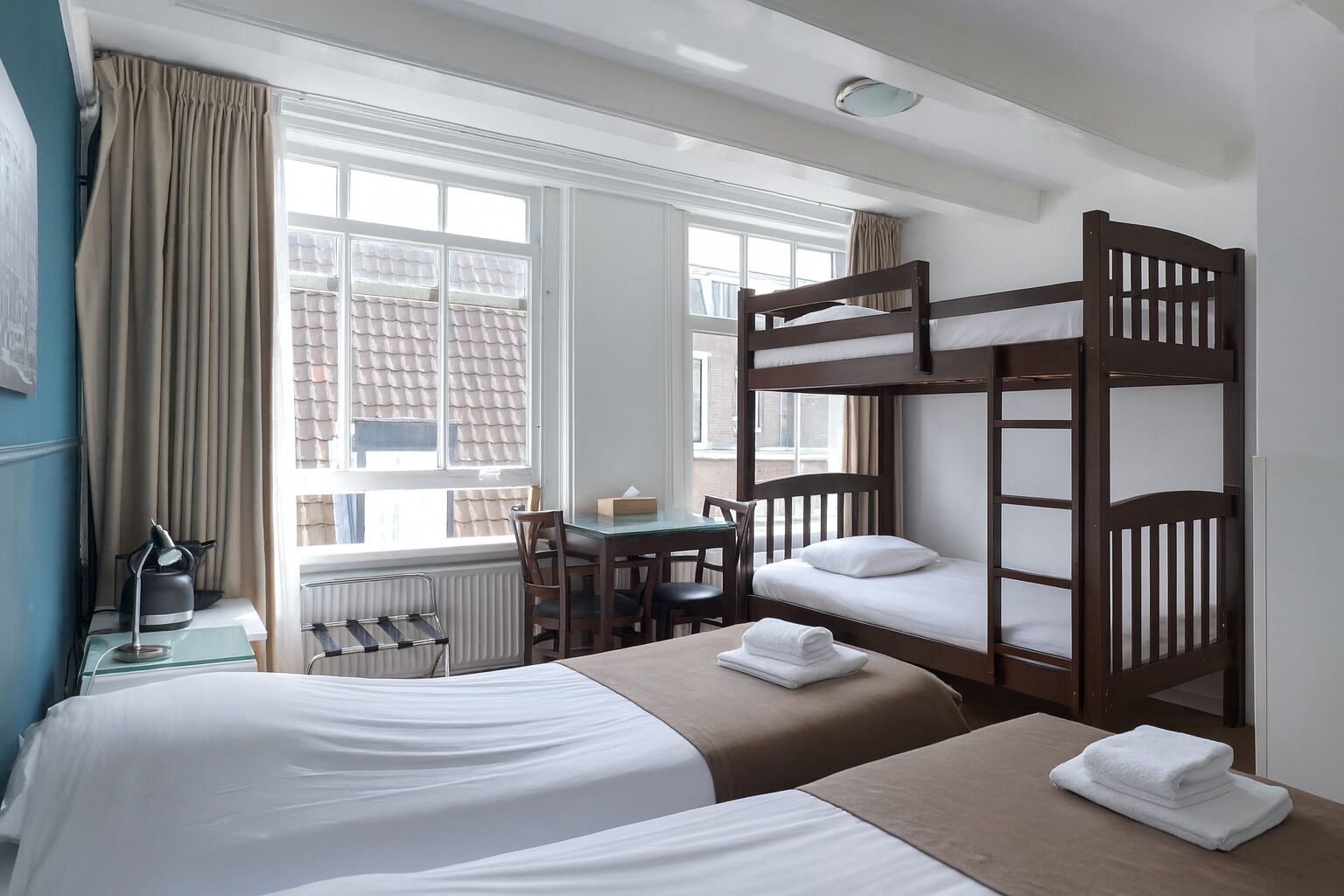 Superior-Vierbettzimmer | Individuell dekoriert, kostenloses WLAN, Bettwäsche