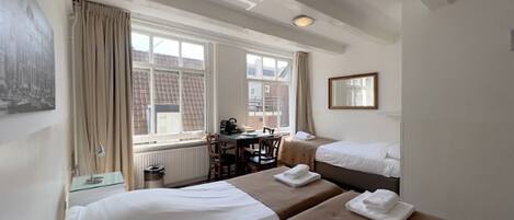 Studio | Individually decorated, free WiFi, bed sheets