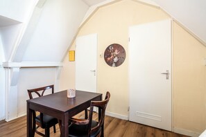 Superior Quadruple Room | Free WiFi, individually decorated, bed sheets - Hotel Prinsenhof Amsterdam (Amsterdam)