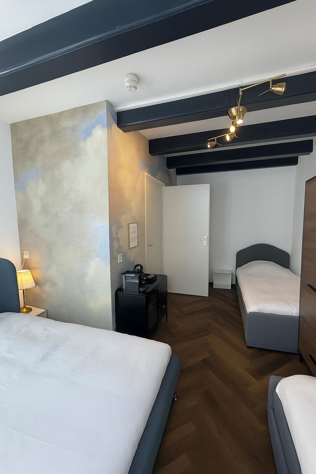 Deluxe-Vierbettzimmer | Individuell dekoriert, kostenloses WLAN, Bettwäsche