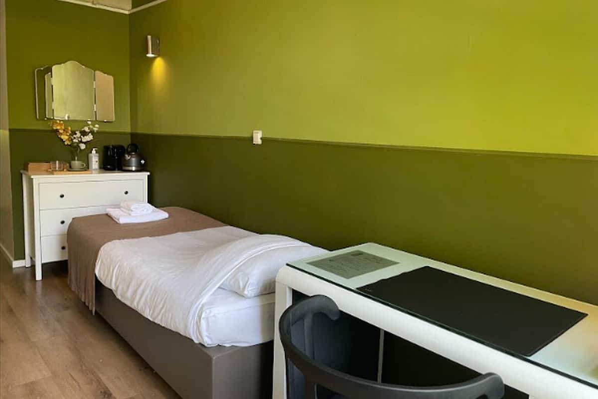 Single Room | Individually decorated, free WiFi, bed sheets
