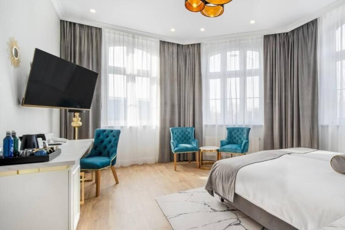 In-room safe, blackout curtains, iron/ironing board, free WiFi