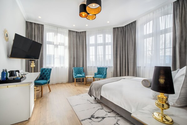 In-room safe, blackout curtains, iron/ironing board, free WiFi