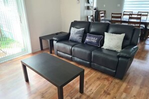 TV - Lovely chalet with SPA (Farnham)
