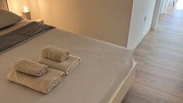 3 bedrooms, iron/ironing board, travel cot, WiFi