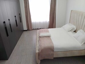 Apartamento clásico | 3 dormitorios, sábanas de algodón egipcio, ropa de cama de alta calidad