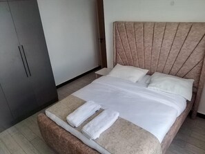 經典公寓 | 3 間臥室、埃及棉床單、高級寢具、記憶床墊