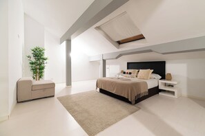 1 bedroom, iron/ironing board, free WiFi, bed sheets - Elegant Duplex Penthouse with Parking (Vigo)