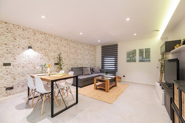 TV - Spectacular interior loft (Vigo)