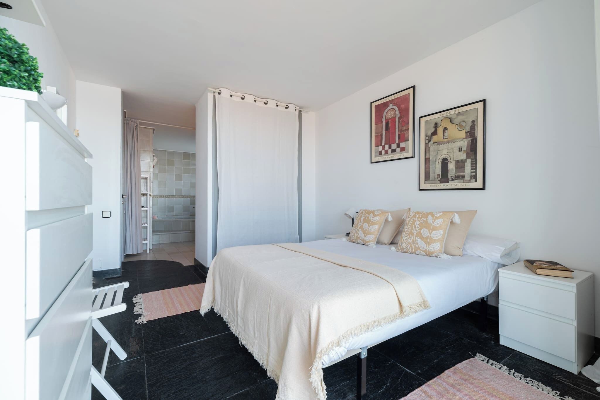 2 dormitorios, tabla de planchar con plancha, wifi gratis y ropa de cama