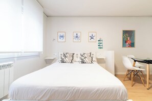 Bügeleisen/Bügelbrett, kostenloses WLAN, Bettwäsche