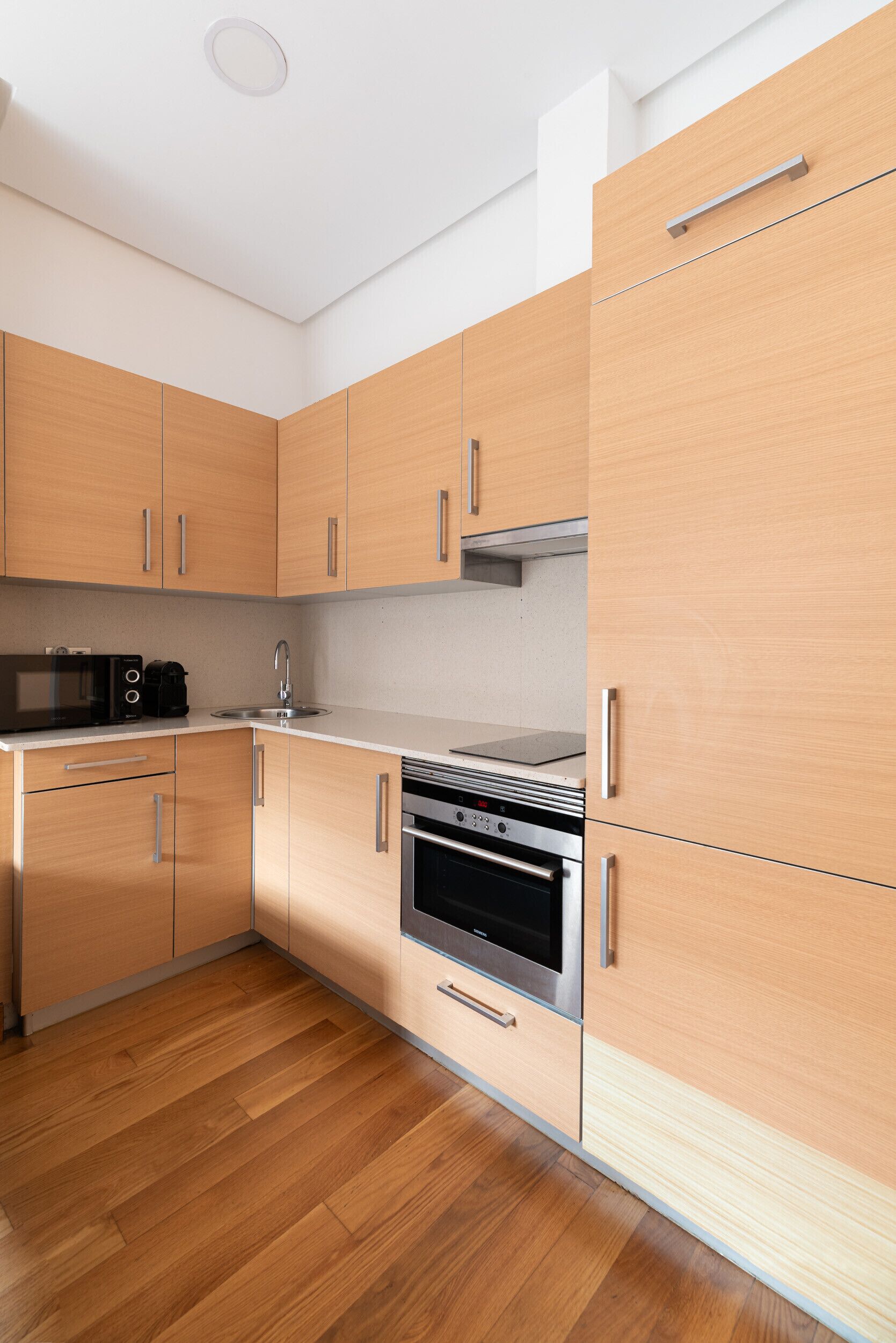 Fridge, microwave, oven, coffee/tea maker