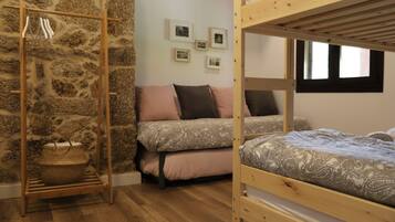 3 chambres, fer et planche à repasser, Wi-Fi gratuit, draps fournis