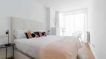 1 habitación, tabla de planchar con plancha, wifi gratis y ropa de cama
