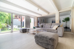 TV - House Vigo (Vigo)