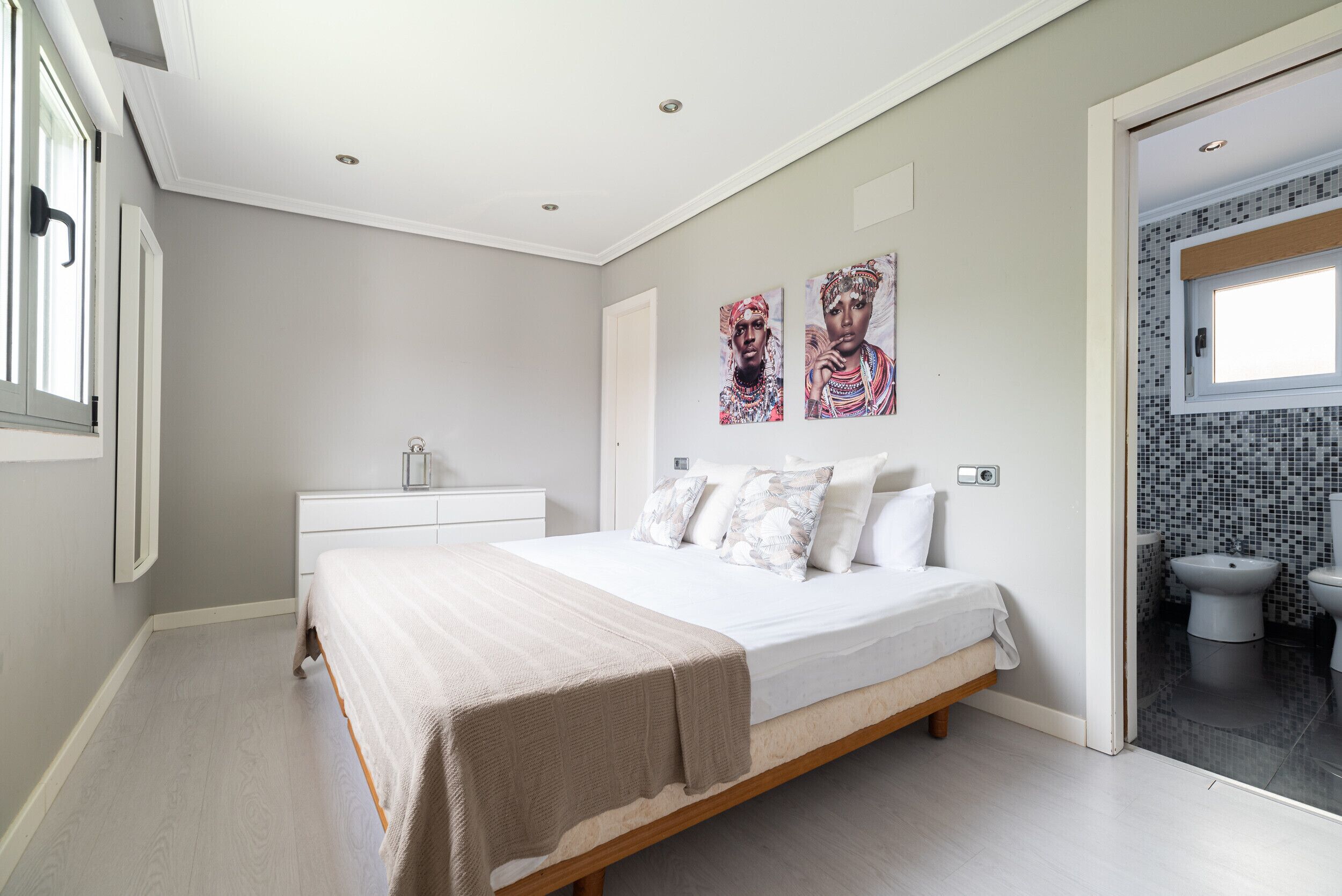 2 bedrooms, iron/ironing board, free WiFi, bed sheets