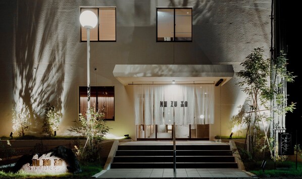 المنشأة من الخارج