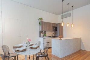 Apartment (2 Bedrooms) | Dining room - Como Liberty Suites - Garbo by Rent all Como (Como)