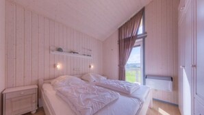 Rumah | 2 kamar tidur dan dilengkapi dengan perabotan berbeda-beda