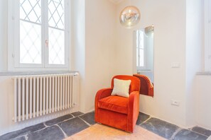 Apartment (1 Bedroom) | 1 bedroom, iron/ironing board, bed sheets